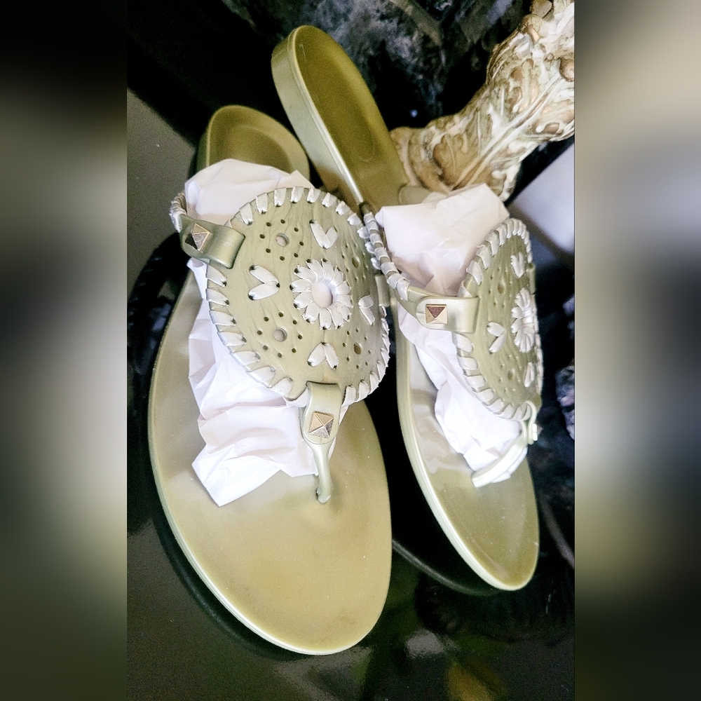 Jack Rogers Georgica Jelly Medallion Stud Gold Platinum Women's Sandals US 8